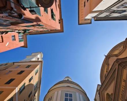 Soggiornando all'Hotel Porto Antico scopri il fascino del centro storico Genovese e delle sue bellezze